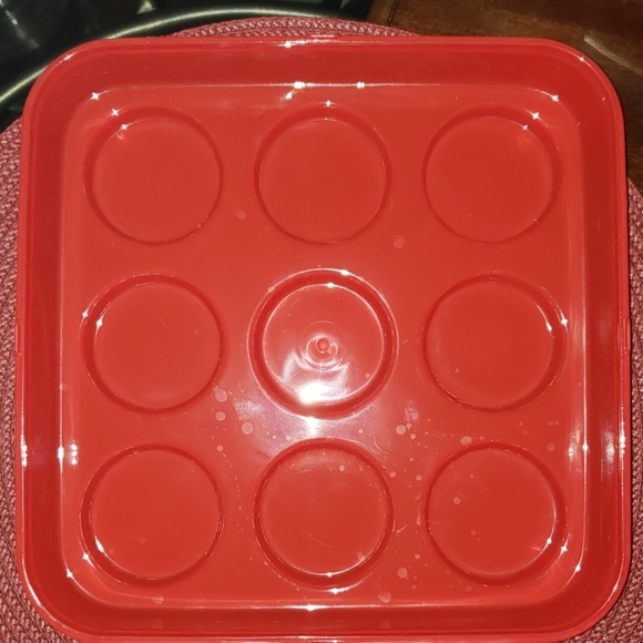 Sure Fresh Reusable Cupcake Container & Lock Lid - Picture 4 of 8